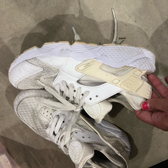 Nike Off-White Huarache Sneakers - Picture 2 of 4